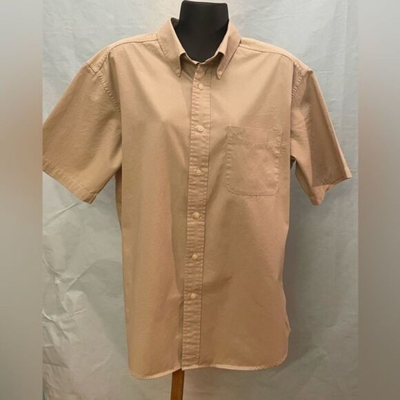 NWOT Medium  Dockers Stain Defender tan short sleeve button down dress shirt top - Picture 1 of 8